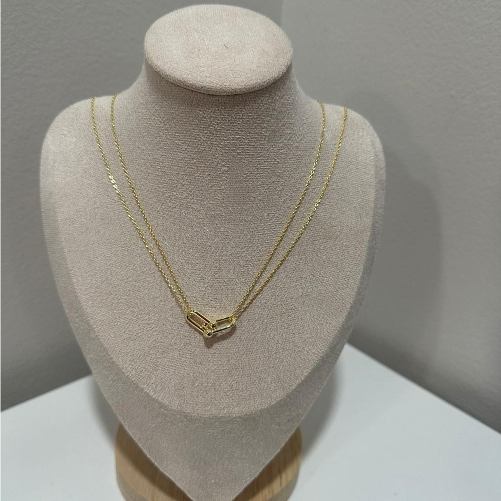 Starting silver necklace